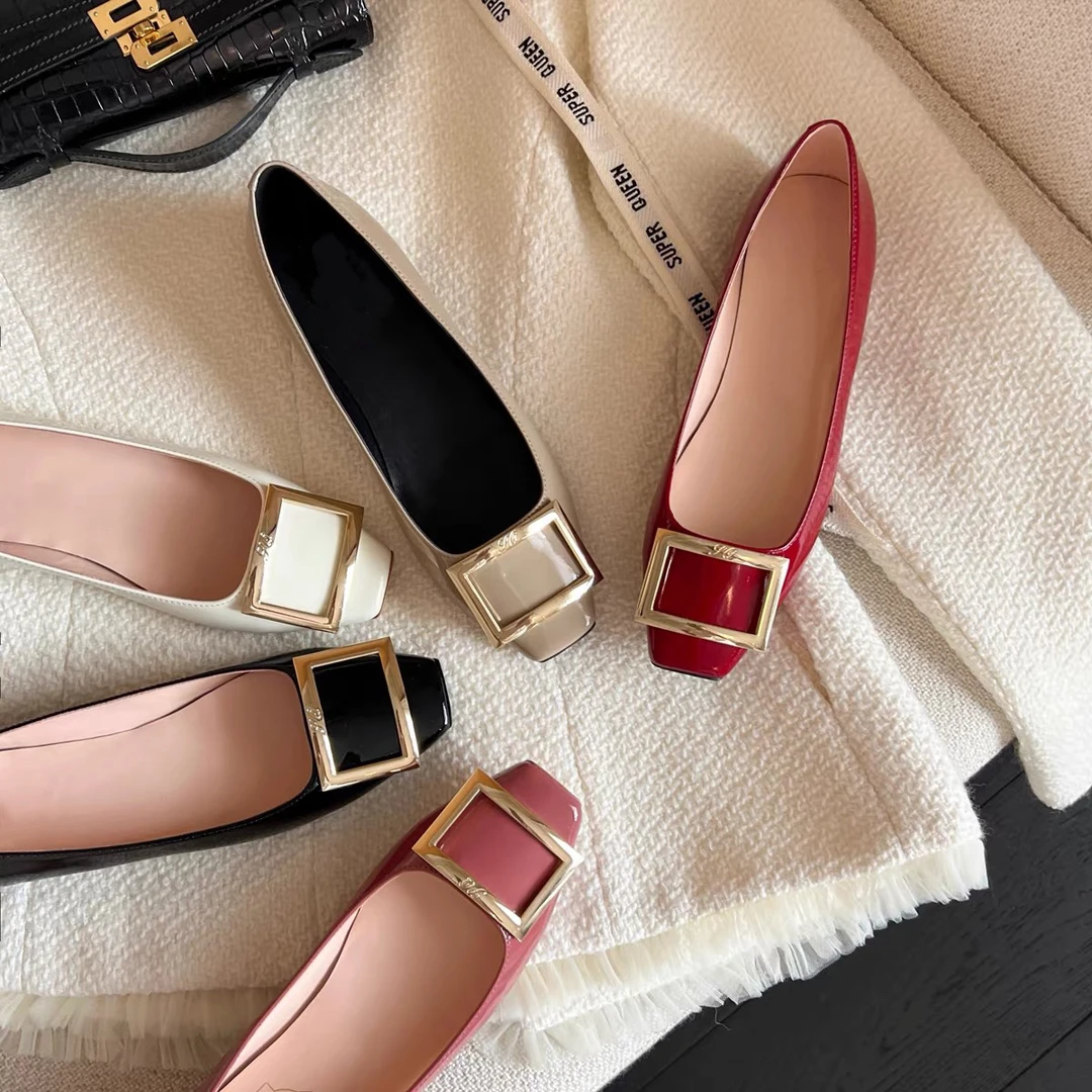 2025春季新款 大象灰漆皮方头方扣平底单鞋女 平跟浅口气质女鞋