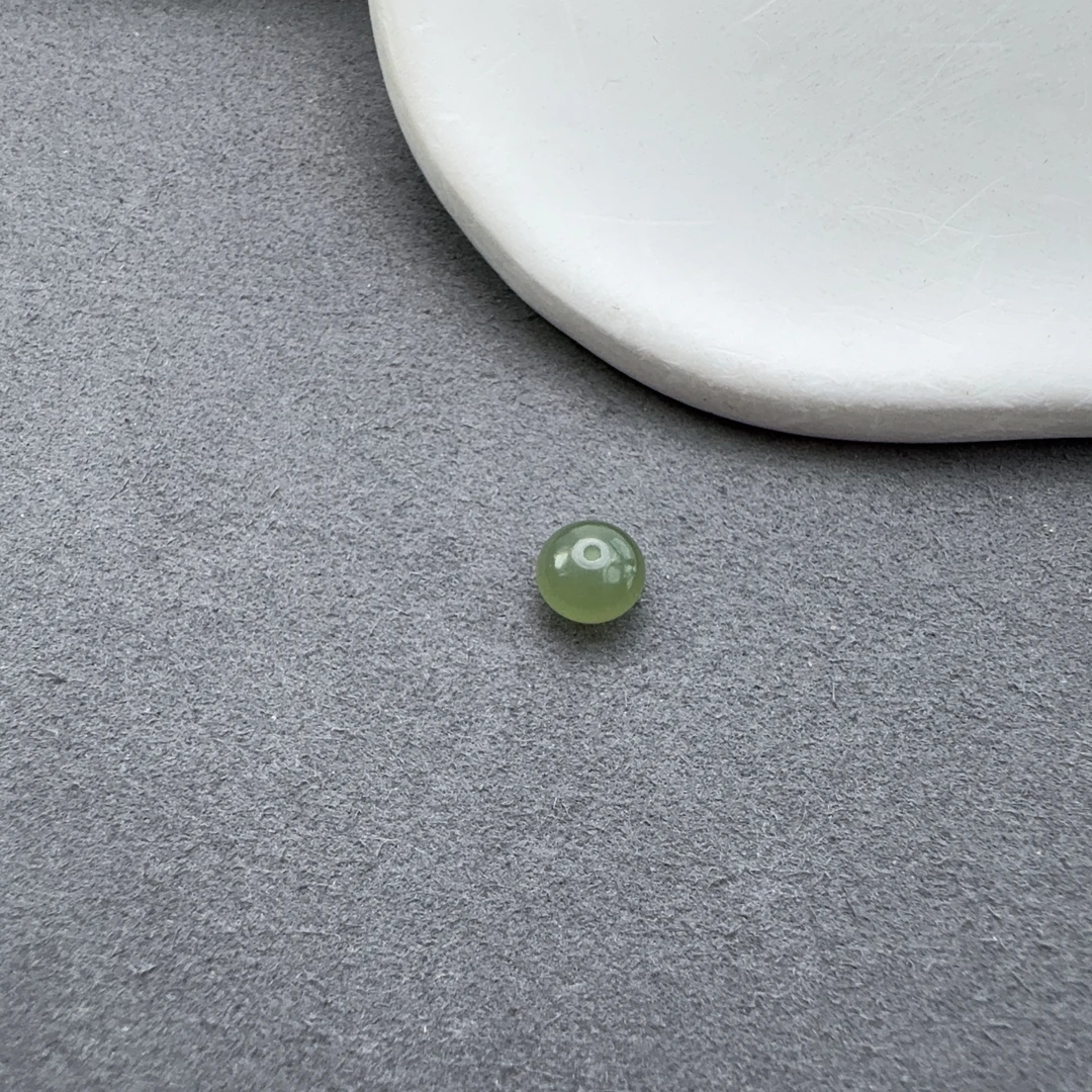 和田玉冰底料苹果珠单珠8*5mm