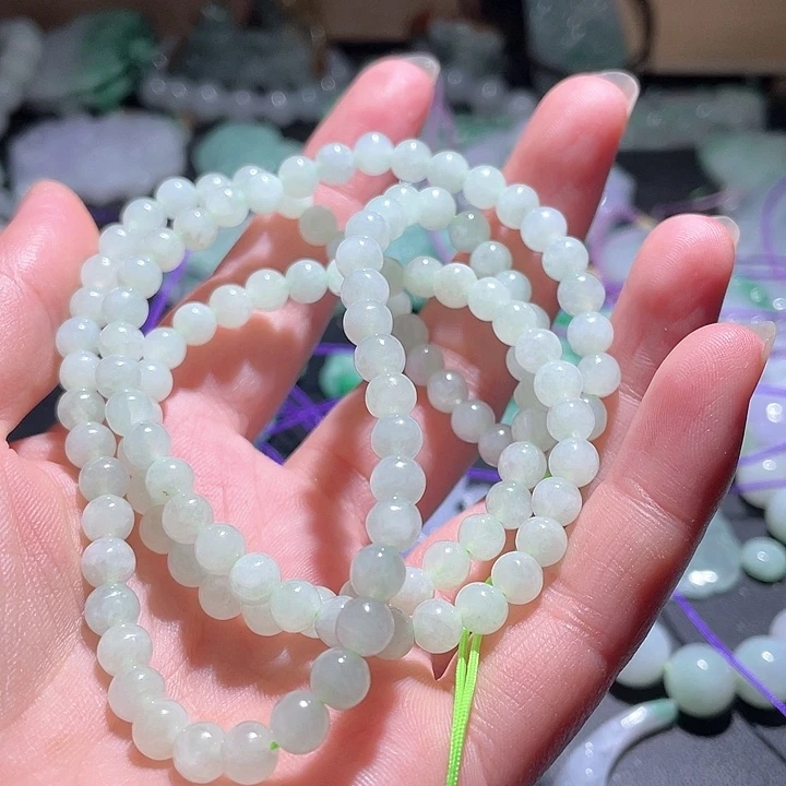 翡翠未镶嵌颈饰猫*猫天