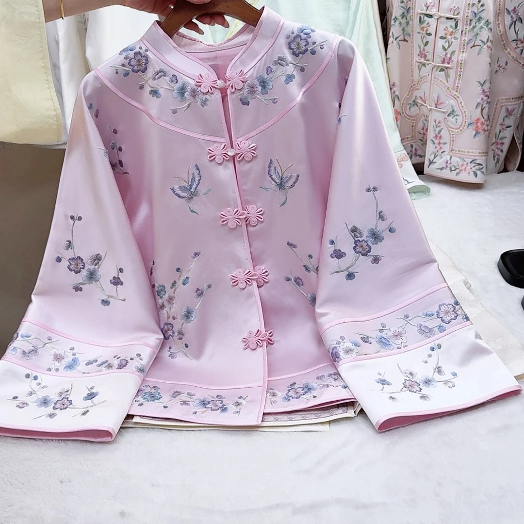 织绣真丝梅花蝴蝶 太太服