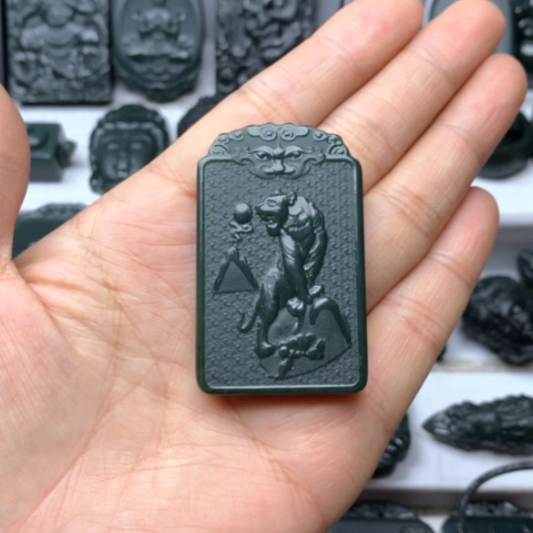 【闪购商品】和田玉颈饰未镶嵌双面雕刻