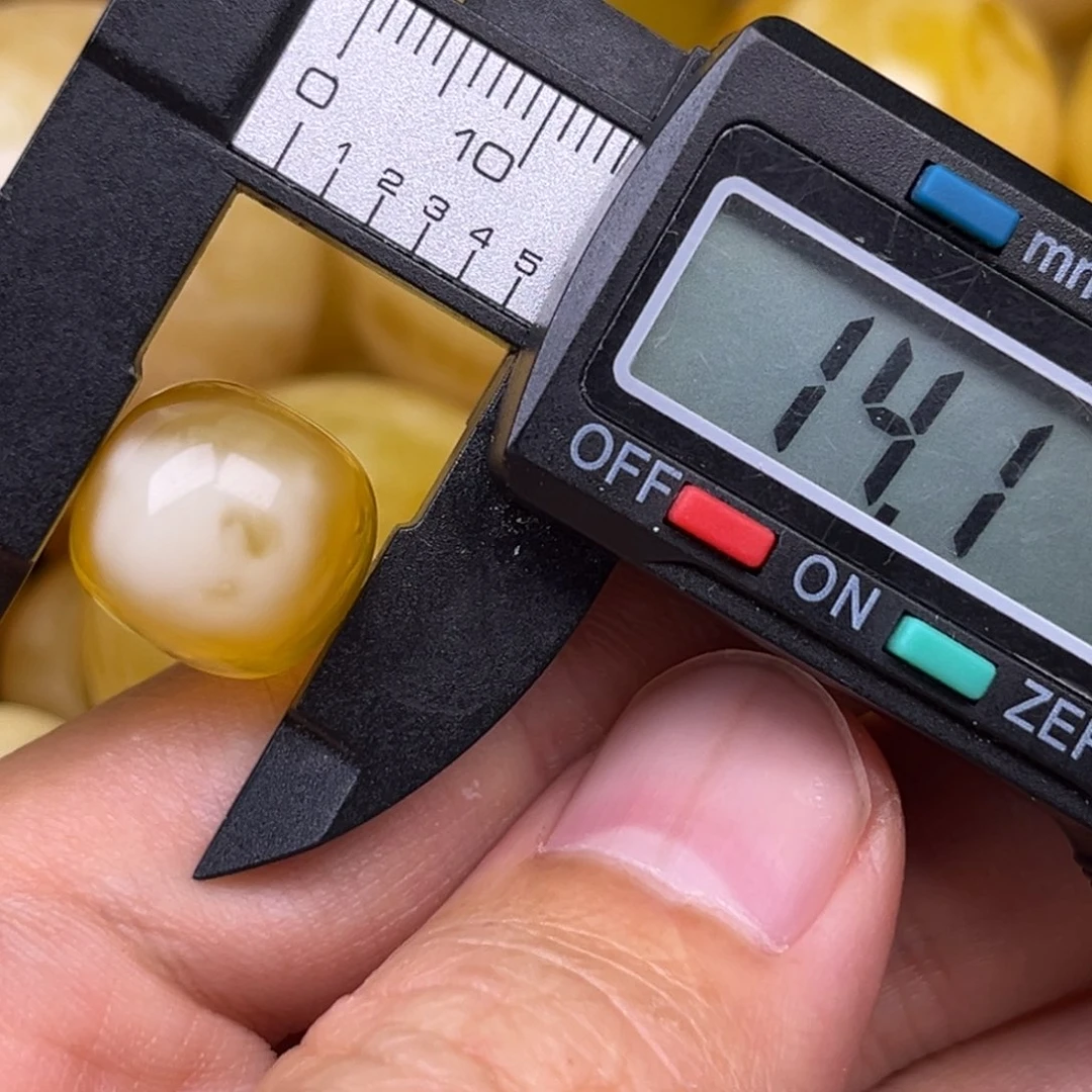 未镶嵌蜜蜡裸石蜜蜡