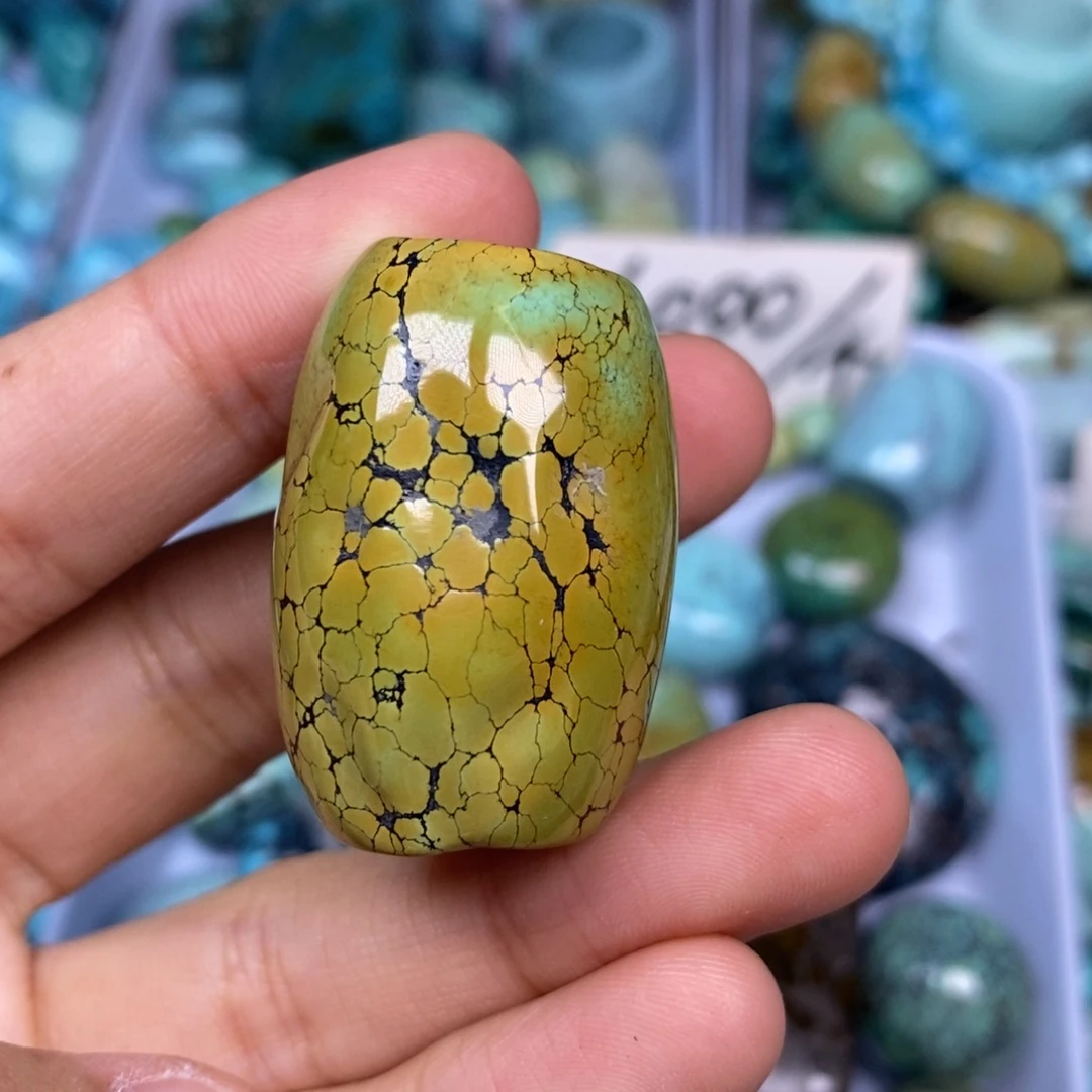 绿松石未镶嵌颈饰