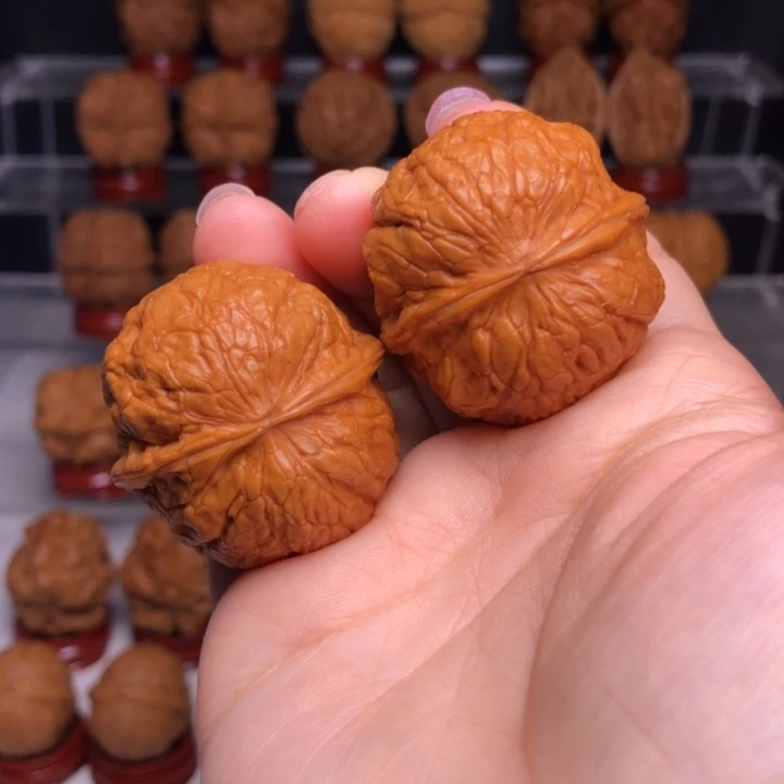 把件文玩核桃2金蟒蛇皮球