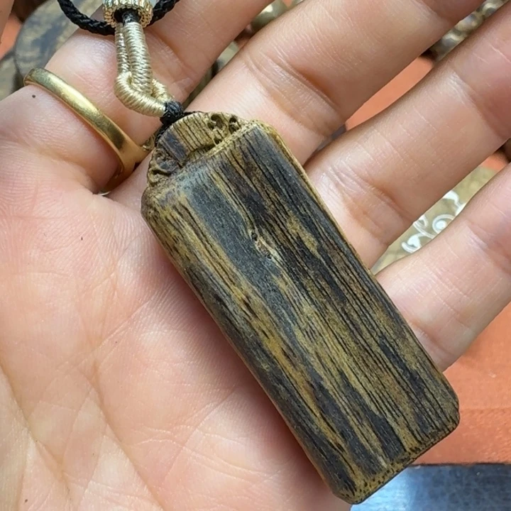 大叶紫檀（黑酸枝木类）