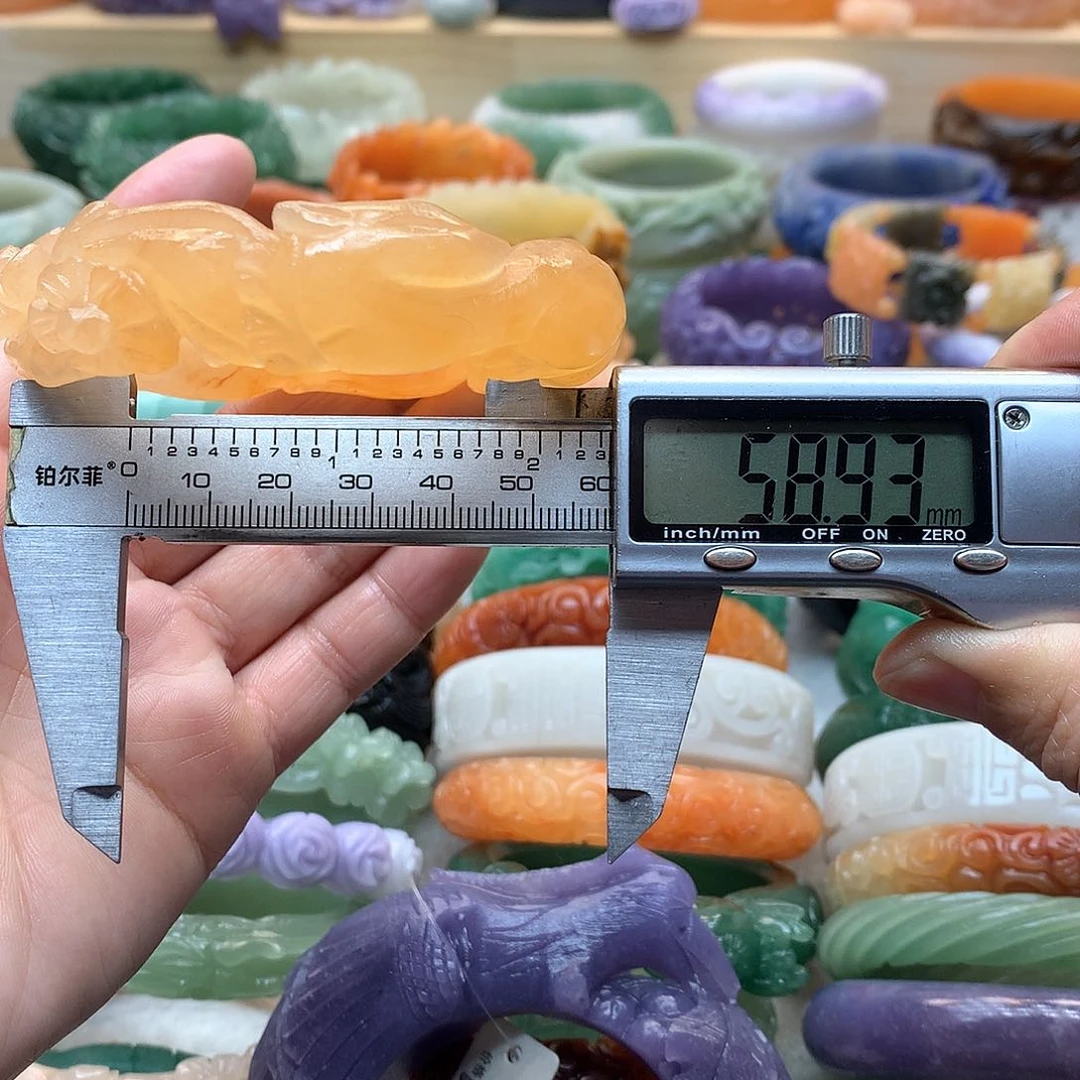 未镶嵌手镯石英质玉