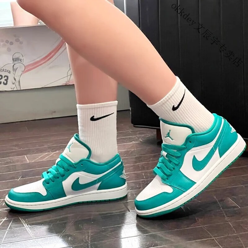 耐克NIKE男女鞋JORDAN篮球鞋AJ1低帮运动鞋休闲鞋白绿DC0774-132