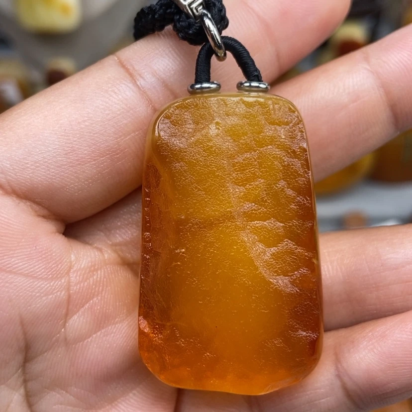 【闪购商品】琥珀颈饰未镶嵌