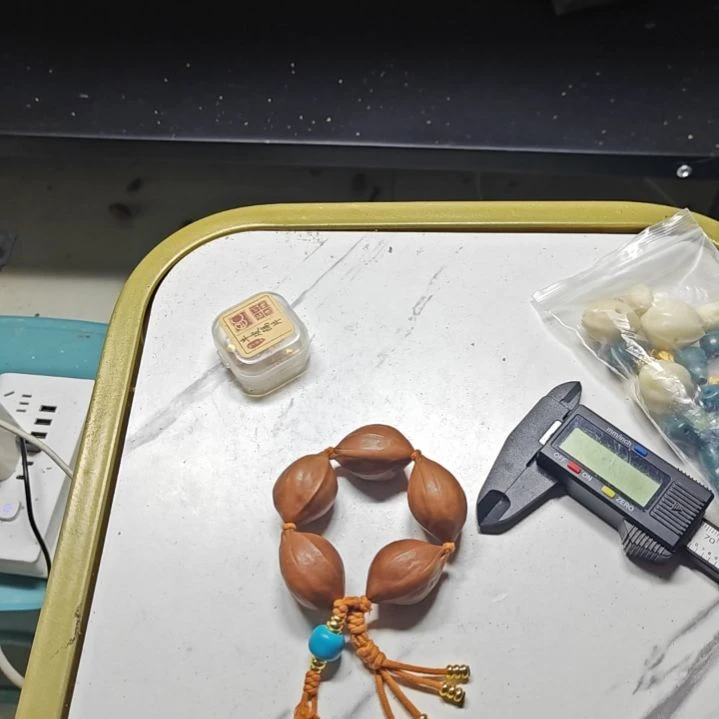 橄榄核吊坠大尺寸手捻