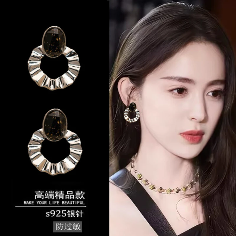 铜合金耳饰 2025欧美轻奢新款复古高级感金色耳环女耳圈百搭圈圈