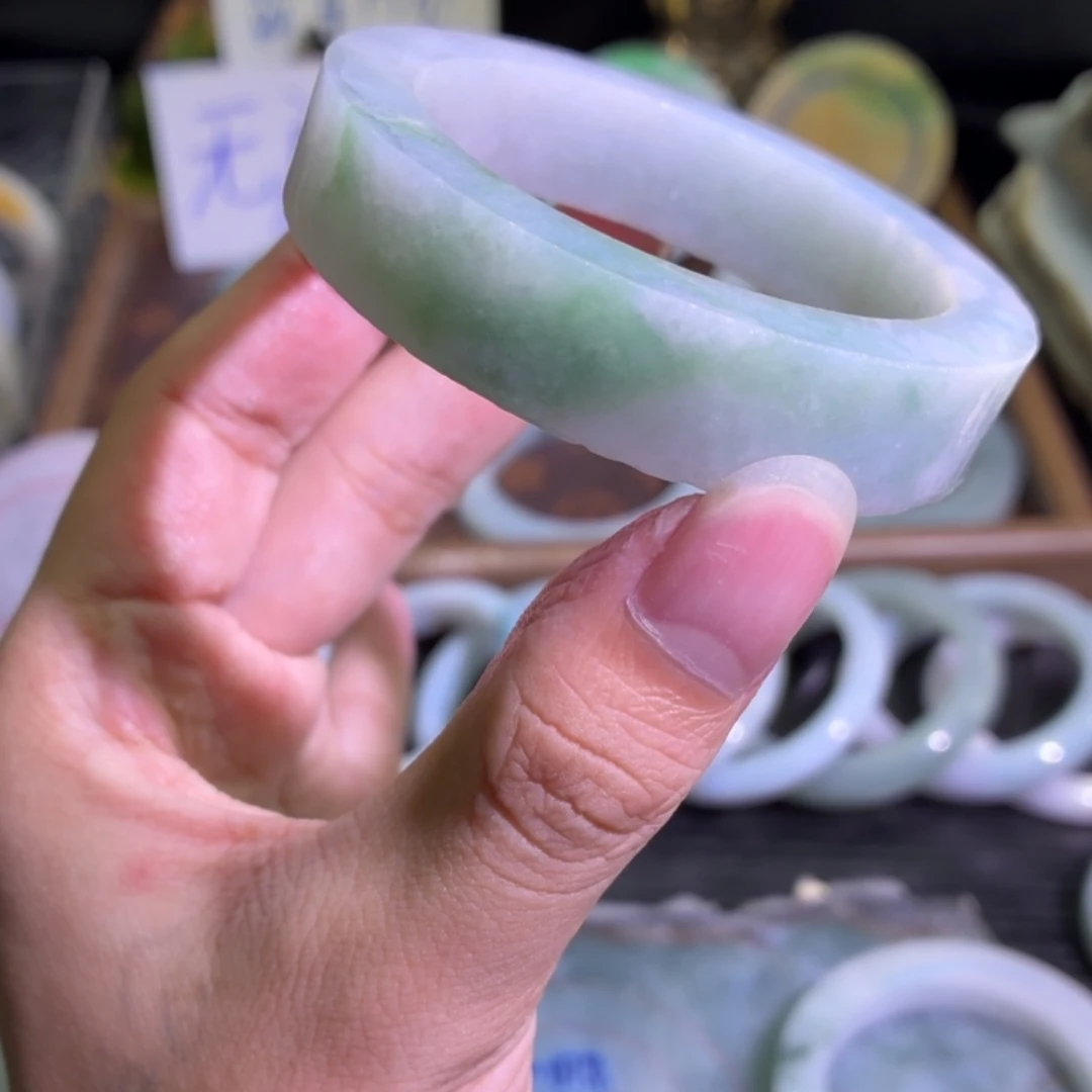 定制翡翠未镶嵌天然翡翠A货毛胚手镯