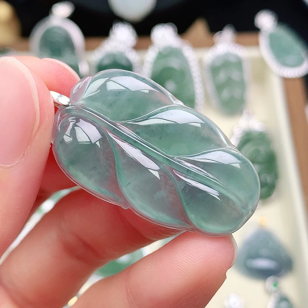 翡翠未镶嵌颈饰吊坠