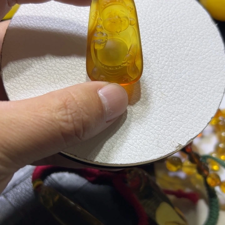 琥珀未镶嵌颈饰琥珀吊坠