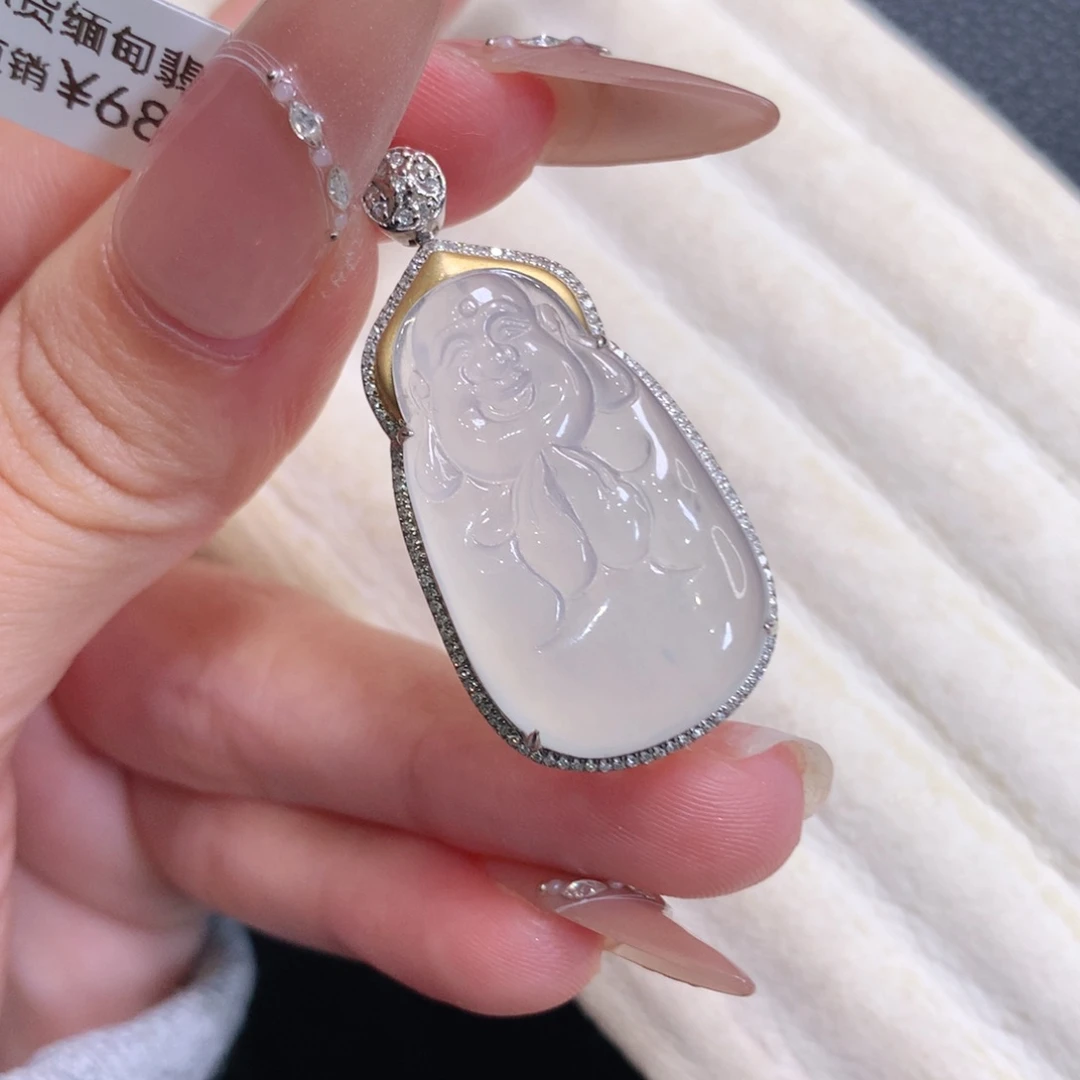 翡翠18K金镶嵌颈饰