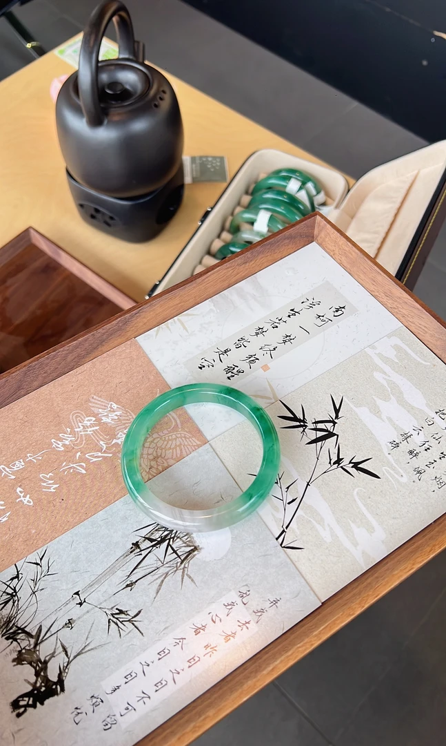 古风玉镯子美人镯白圆镯平安镯女款时尚