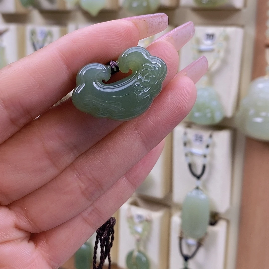 *****颈饰未镶嵌和田玉