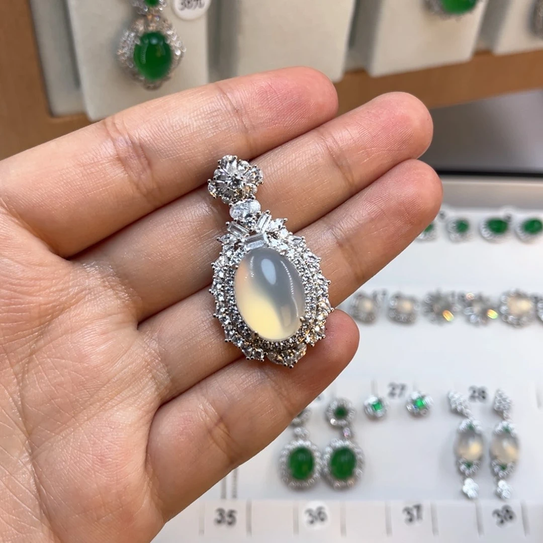 玛瑙/玉髓颈饰合金