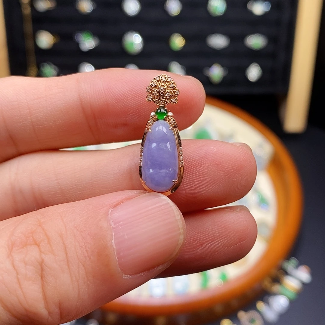 翡翠18K金镶嵌颈饰紫豆