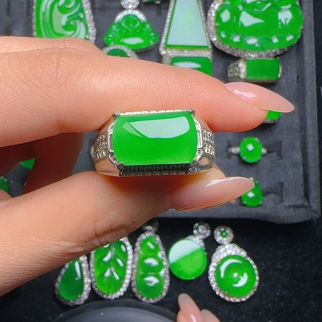 翡翠未镶嵌戒指马鞍