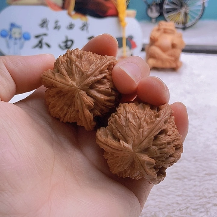 把件文玩核桃嘿***i三棱