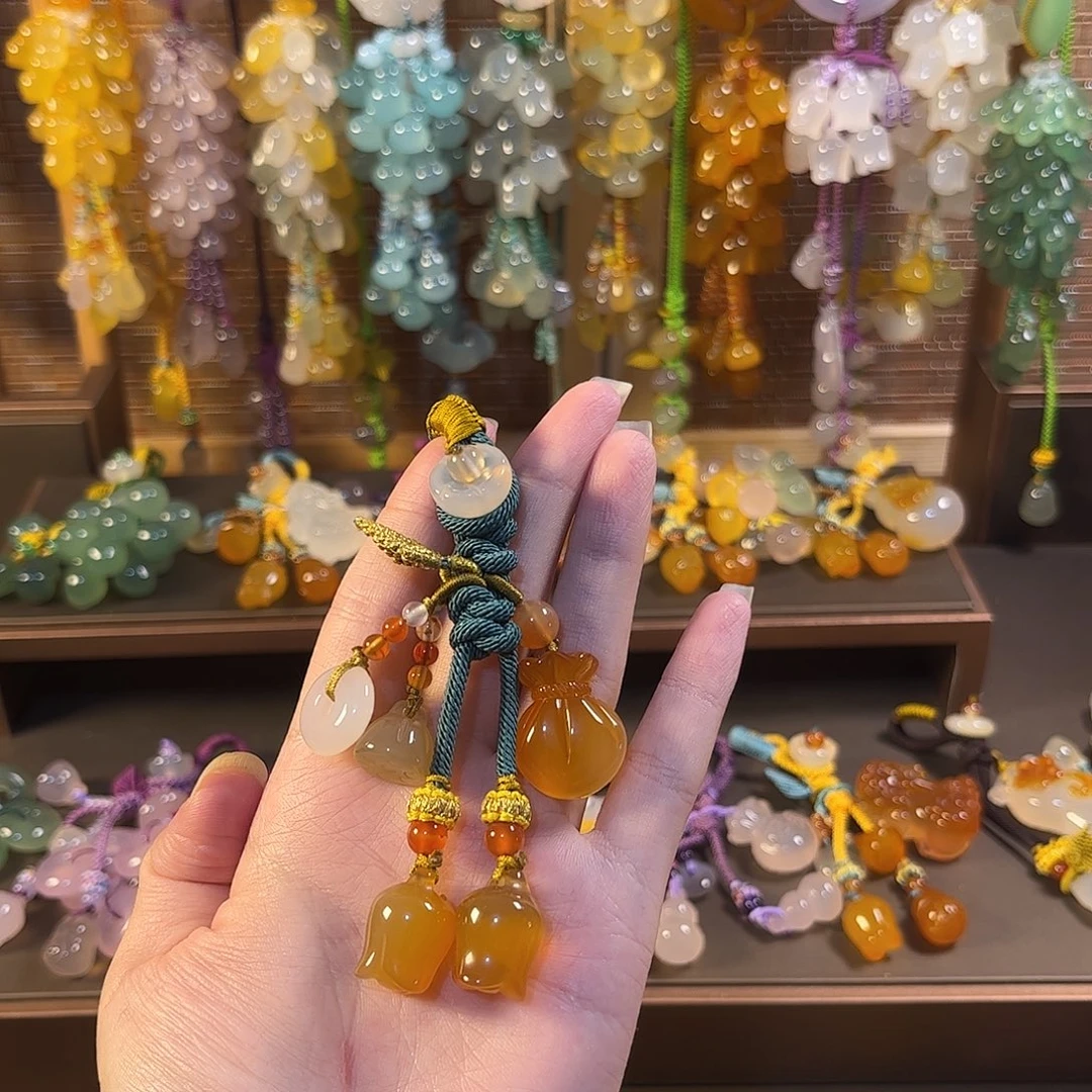 璇***姨玛瑙/玉髓未镶嵌车挂福利款钥匙扣