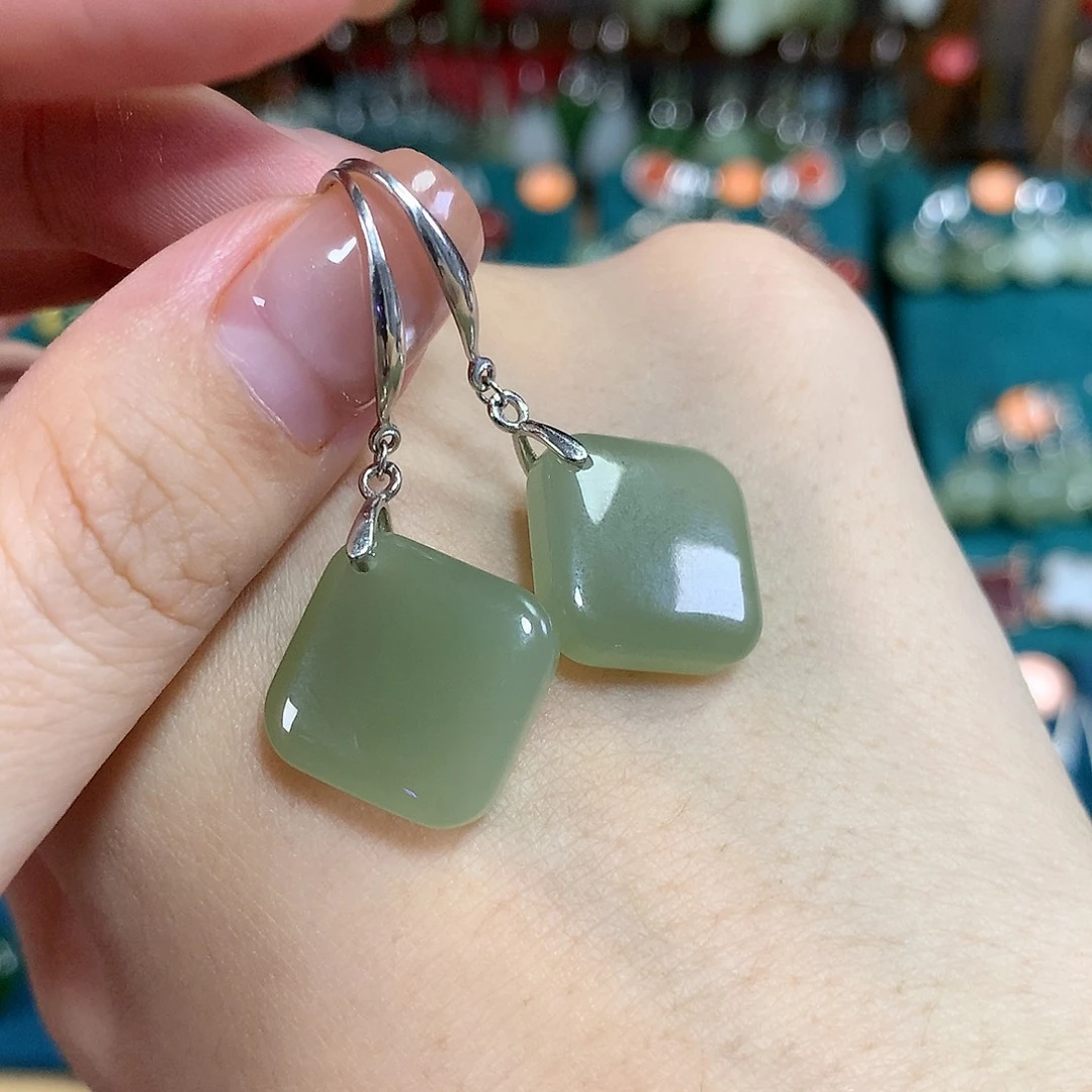 和田玉银S925镶嵌耳饰卡15左右