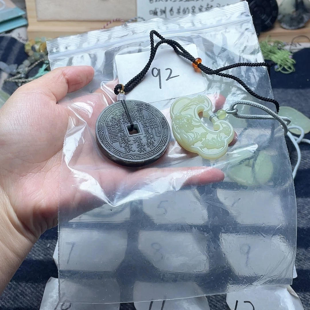 蛇纹石玉颈饰未镶嵌?*爷