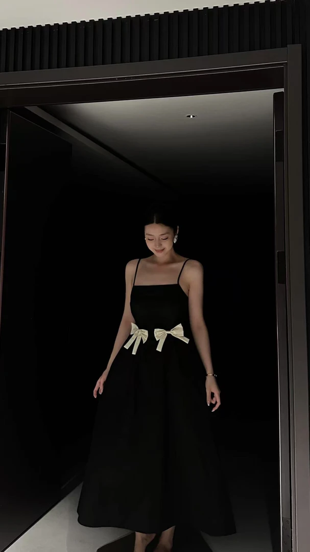 蝴蝶结高级感吊带A字长裙25018