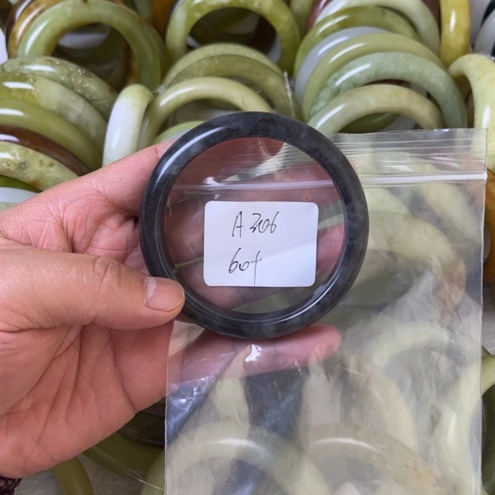 蛇纹石玉未镶嵌手镯306
