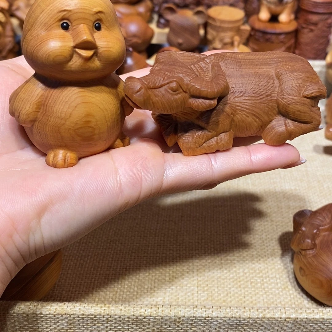 柏木（崖柏）玄*卿崖柏手把件，鸡，牛