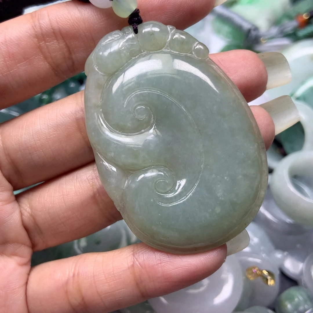 翡翠颈饰未镶嵌天然翡翠