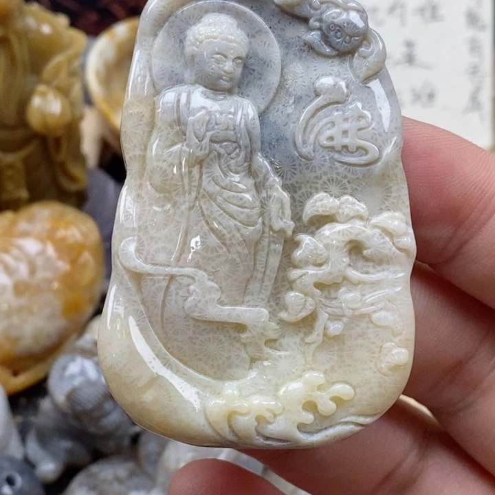 颈饰未镶嵌硅化珊瑚（珊瑚玉）