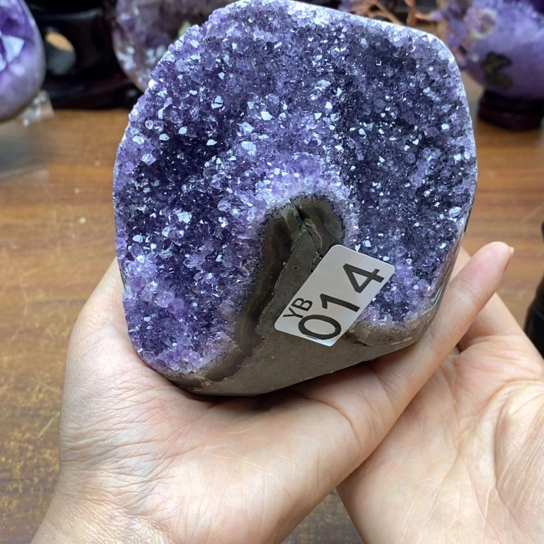 未镶嵌水晶大型摆件（非配饰）