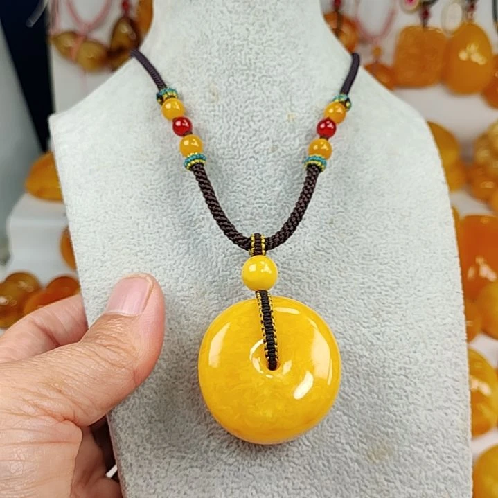 琥珀吊坠(赠链)未镶嵌