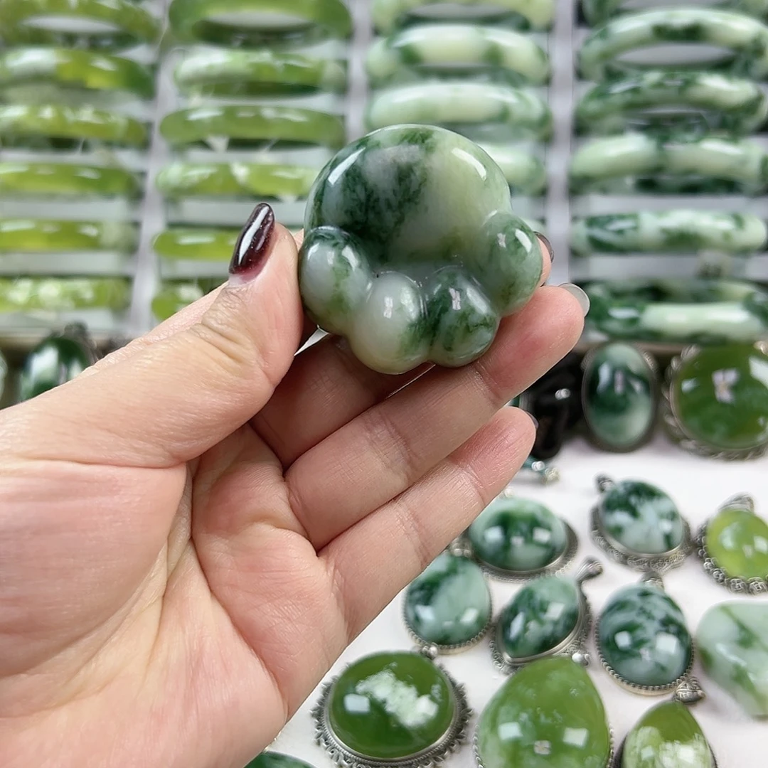 蛇纹石玉未镶嵌颈饰