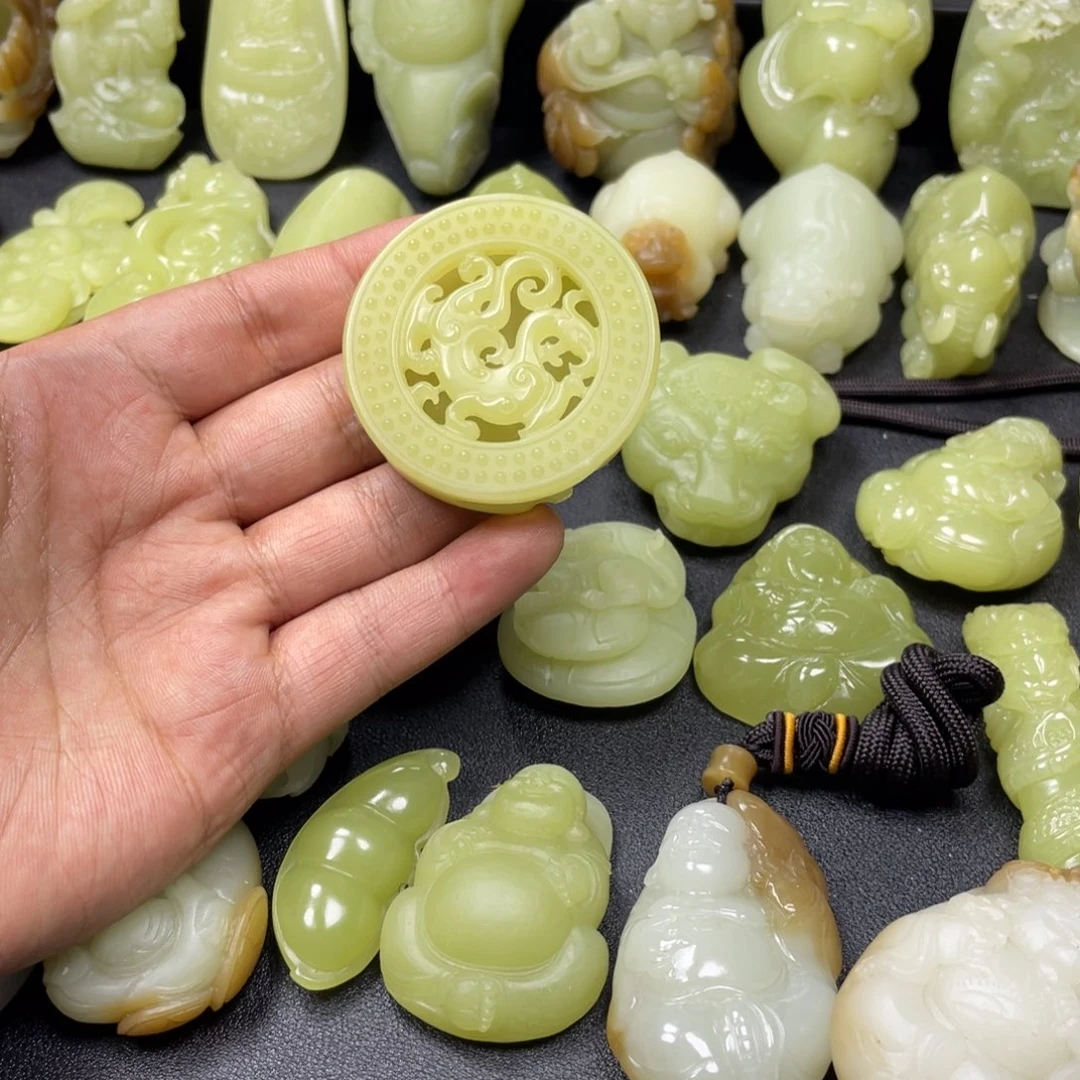 和田玉未镶嵌颈饰