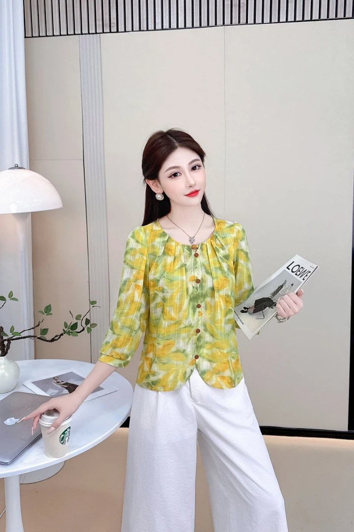 秋季新款短款百搭显瘦七分袖气质衬衫女圆领设计感小众上衣8818