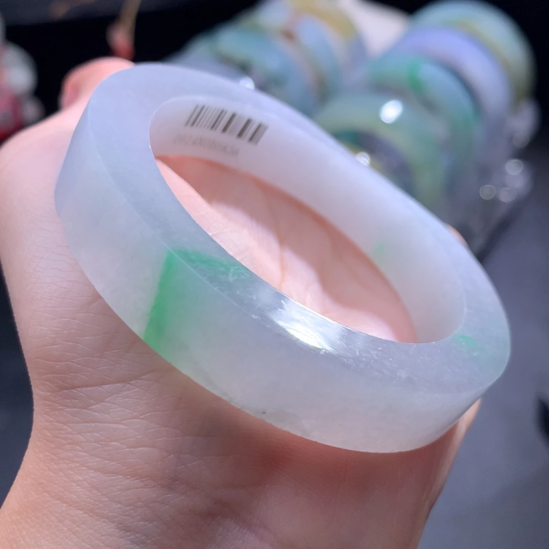 未镶嵌金丝绿翡翠手镯定制翡翠