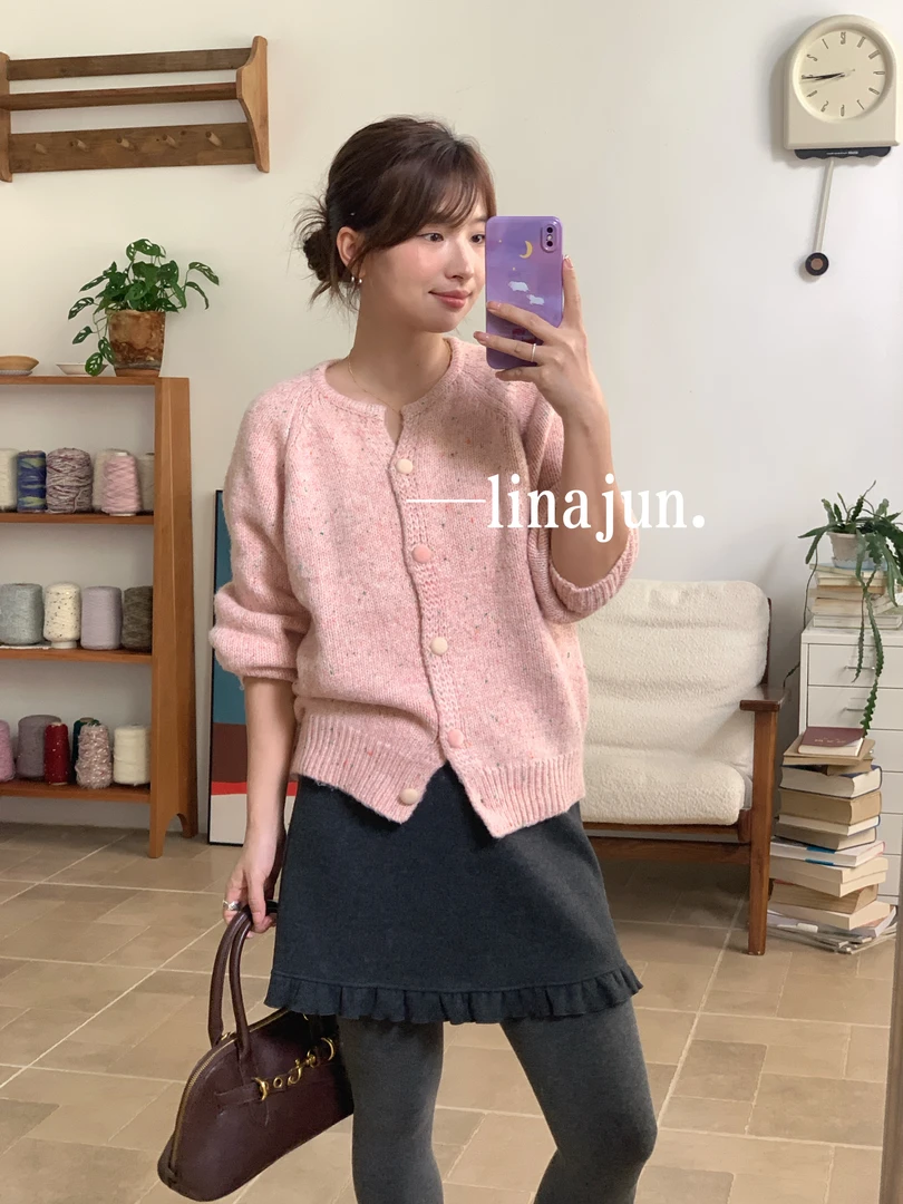 9.27秋冬季新款韩系温柔风彩色扣子淡粉色长袖开衫毛衣