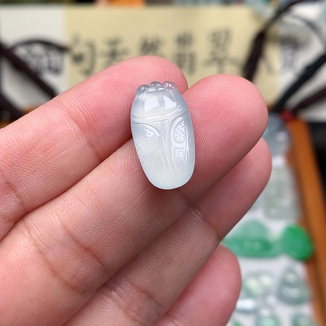 翡翠裸石缅甸天然A货翡翠冰种一鸣惊人