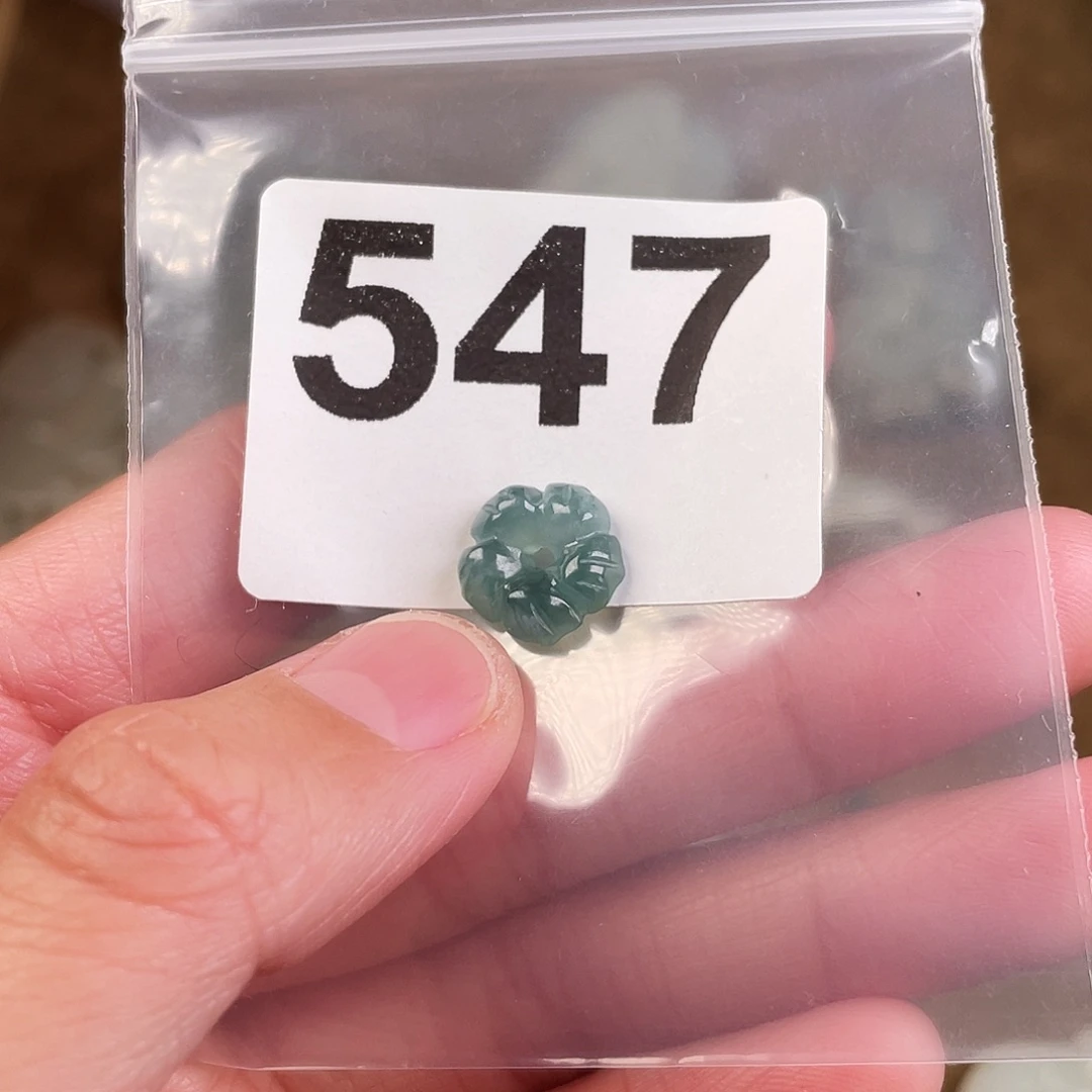 翡翠未镶嵌颈饰避不见面