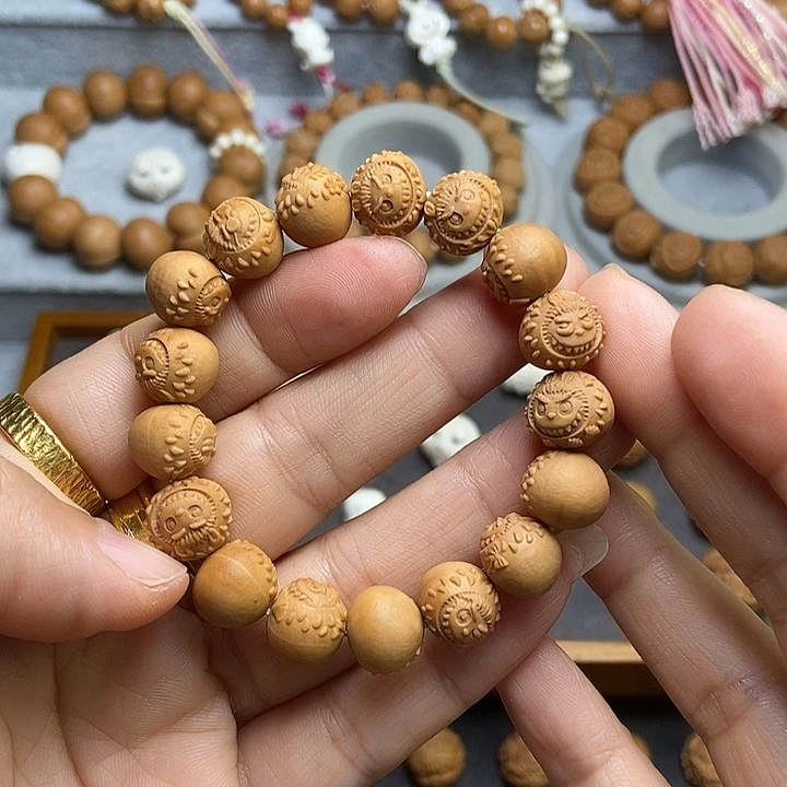 手串桃核岢**妈点瑕疵 孔瑕疵 拉布布