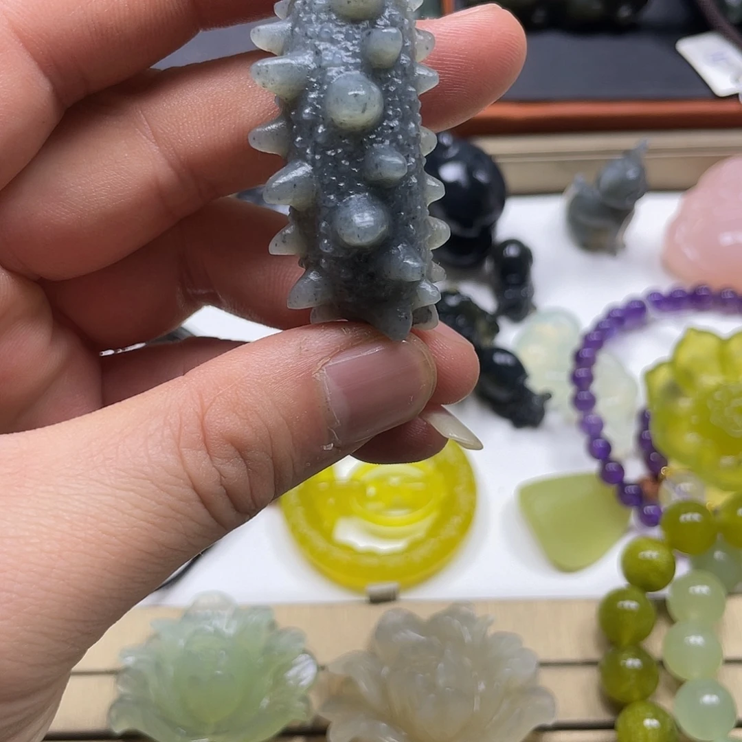 蛇纹石玉未镶嵌颈饰