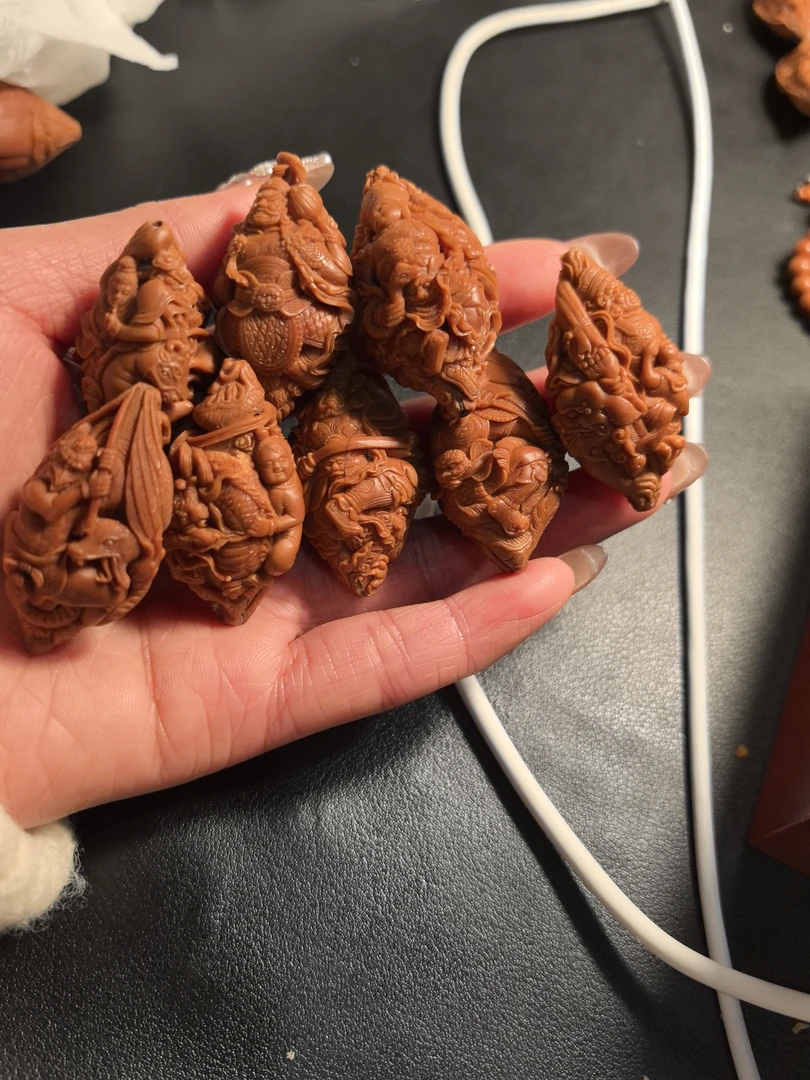 天兵天将橄榄核雕