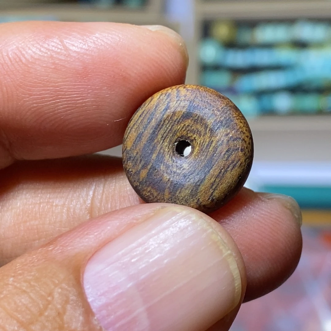 吊坠沉香配饰设计风格