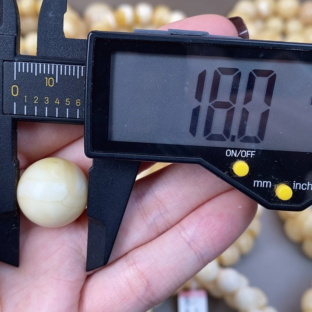 蜜蜡未镶嵌珠宝奇石3.2g