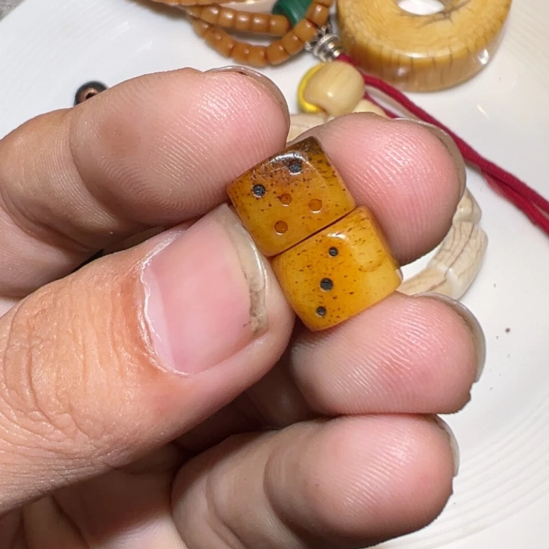 玻璃颈饰哈哈哈哈