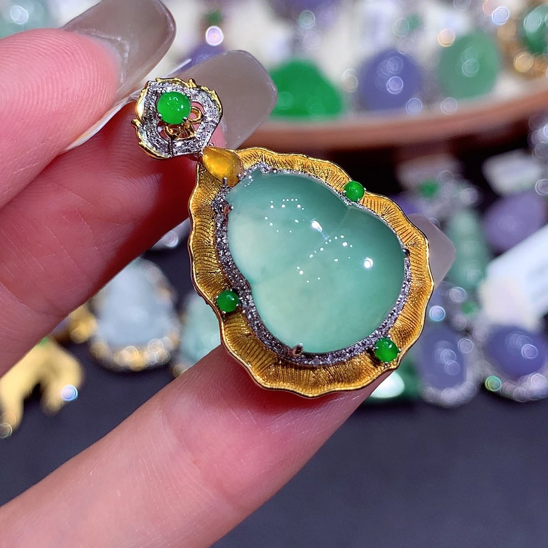 吊坠(不含链)18K金镶嵌翡翠