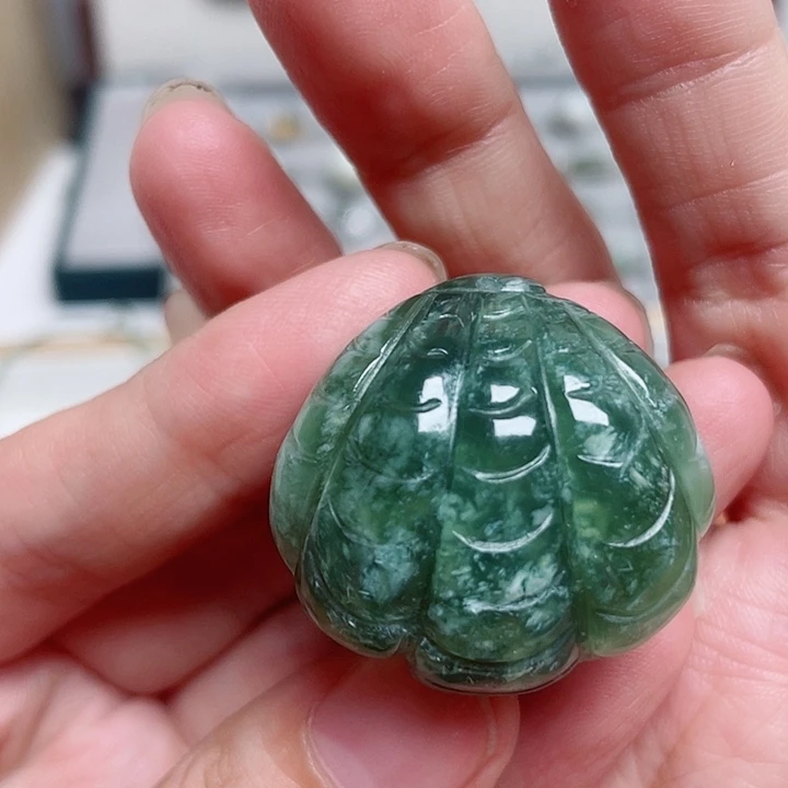 林***路透闪石-蛇纹石玉未镶嵌颈饰