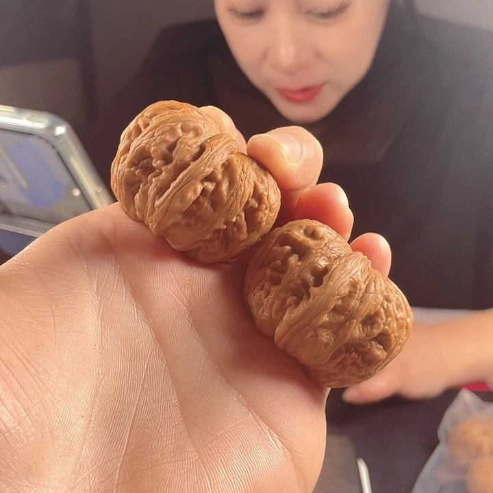 @***王文玩核桃吊坠元宝